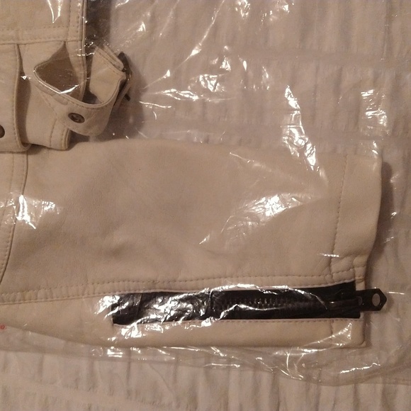 Jacket - Picture 2 of 13